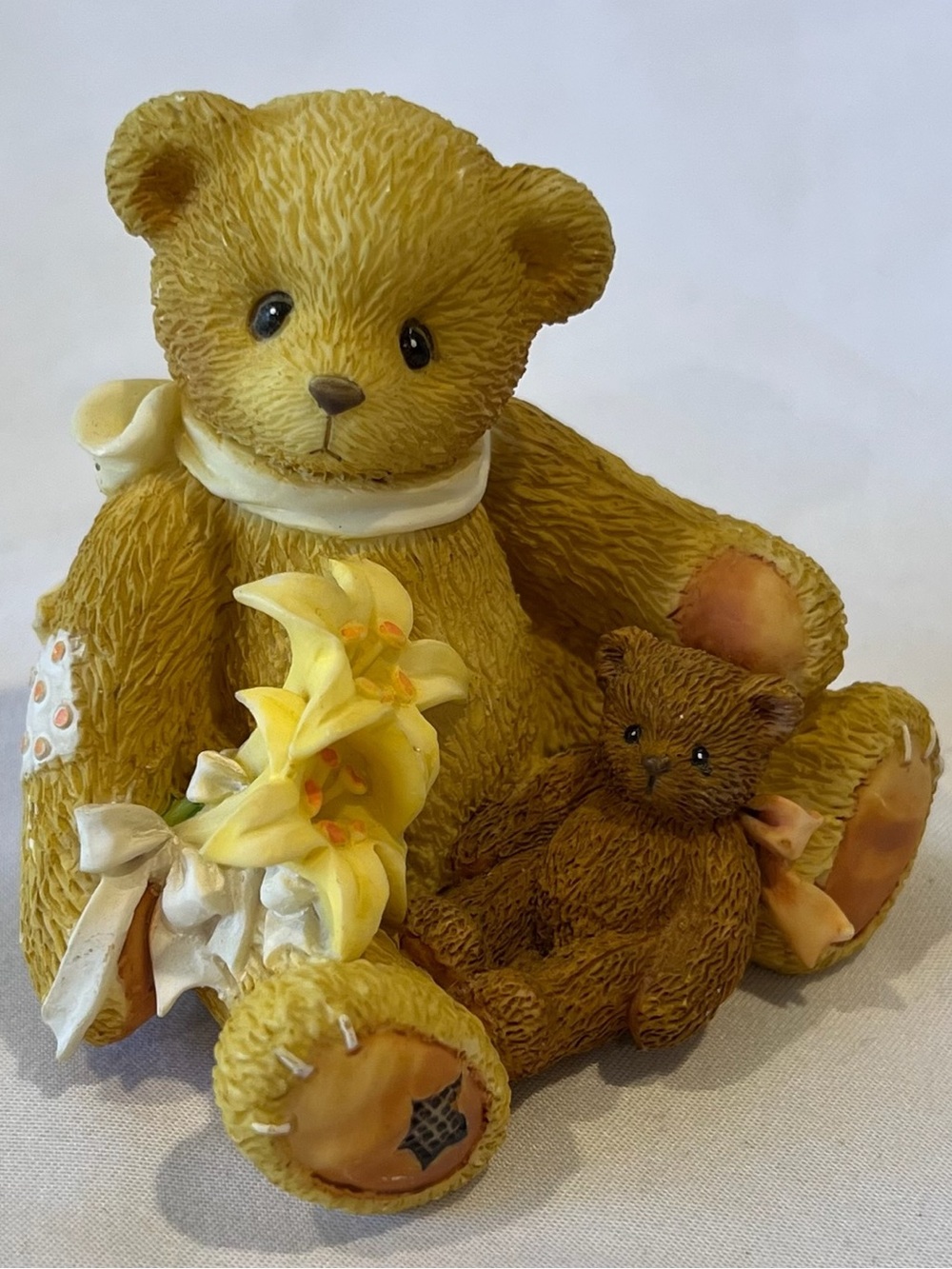 Cherished Teddies Lily 1997 Enesco Bear Figurine Lilies Bloom Petals of Hope